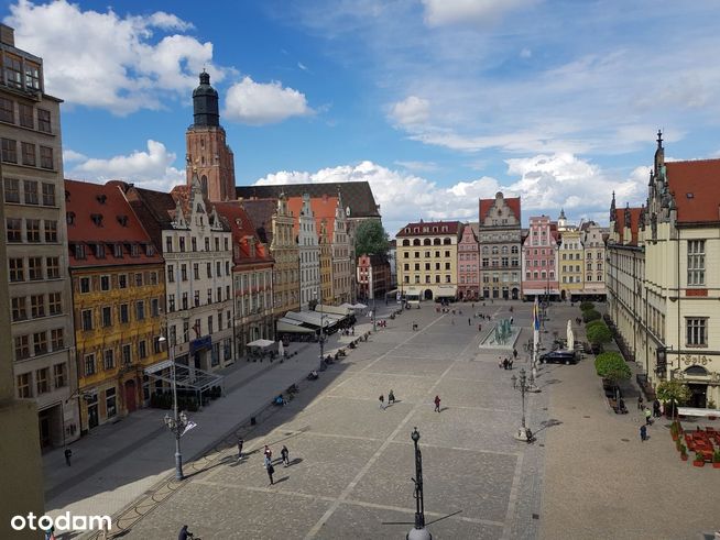 Widok na Rynek/fontannę,ogrzewanie miejskie,umebl.