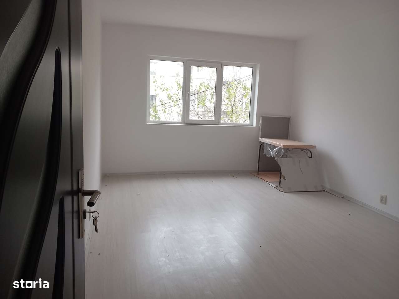 Marasesti zona intersectiei cu Bd. Republicii, doua camere, etajul 2!!-3