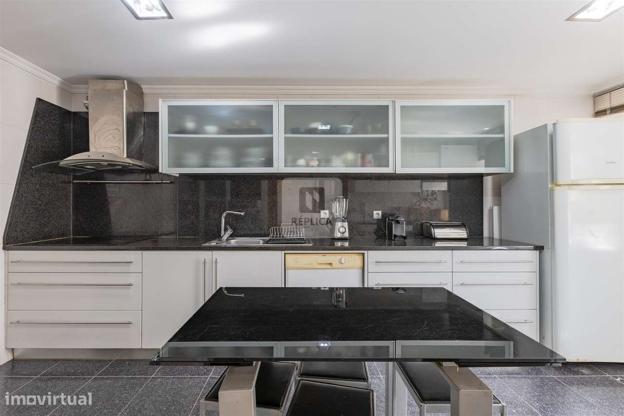 Moradia T3+1 Mobilada  com Vistas para Rio Douro-8