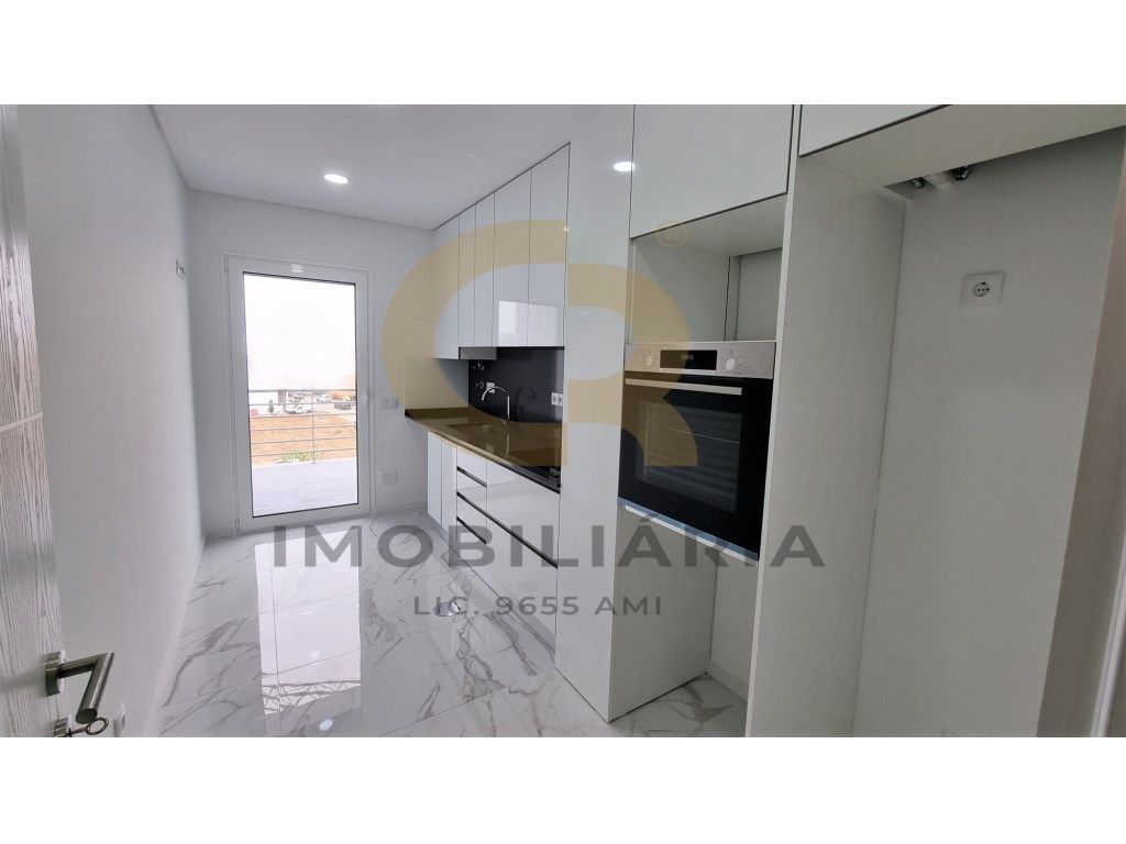 APARTAMENTO T1 NOVO | JUNTO AO MAR | ...