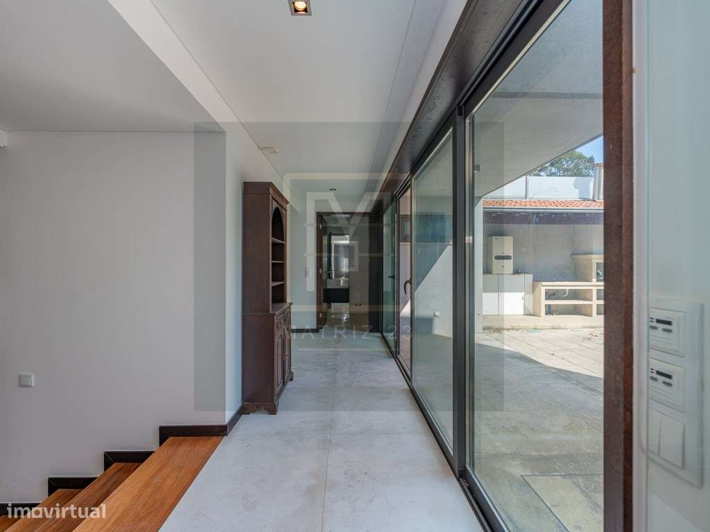 MORADIA T4+1 | 2 TERRAÇOS | LOGRADOURO | GARAGEM | PORTO-21