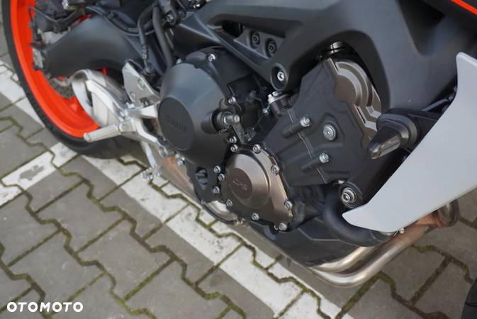 Yamaha MT - 12