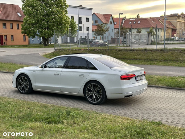 Audi A8 4.2 TDI DPF (clean diesel) quattro tiptronic - 13