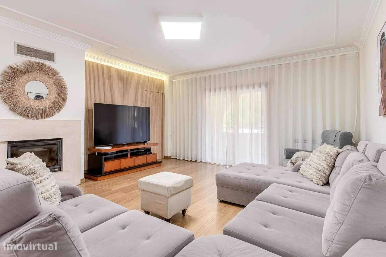 MORADIA ISOLADA T5 NA PÓVOA DE SANTA IRIA - Grande imagem: 4/38