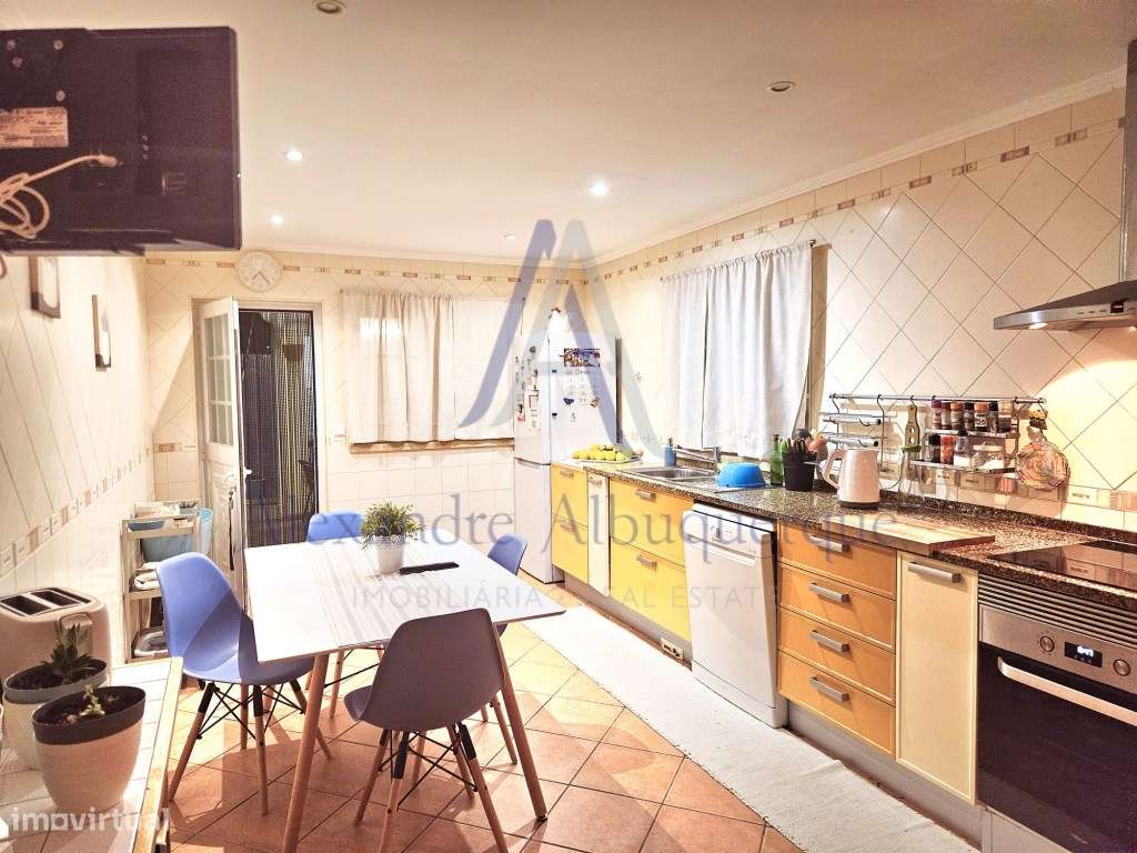 Moradia Isolada T3 com Piscina e Garagem em Azeitão-17