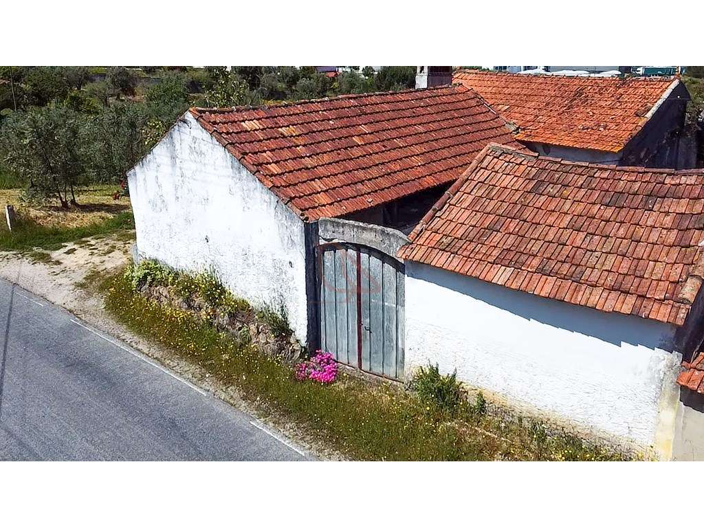 Moradias para reconstruir - Grande imagem: 2/11