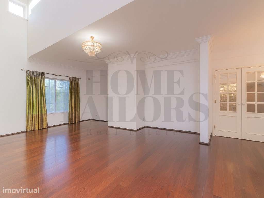 Refúgio de Elegância na Margem Sul: Moradia Única na Verdizela - Grande imagem: 5/31