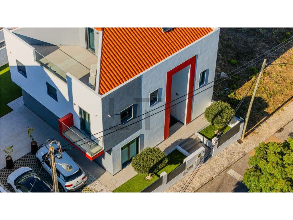 Fantástica Moradia T4 Moderna com Vista Mar, Jardim e Estacionament...-11