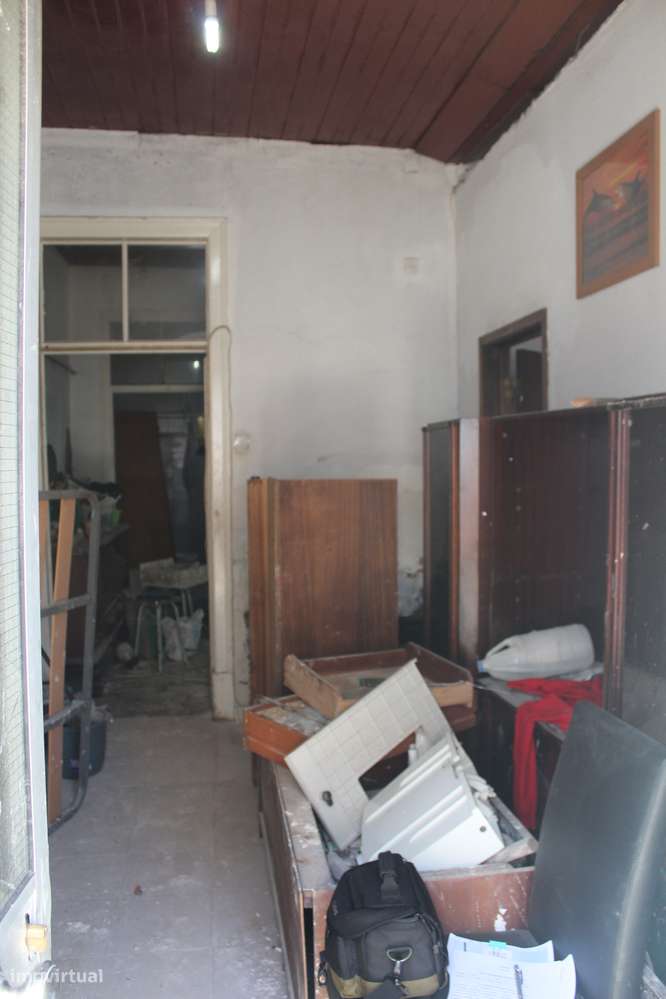Moradia s rés de chão letra 69  e 71 para renovação Lavradio - Grande imagem: 4/25