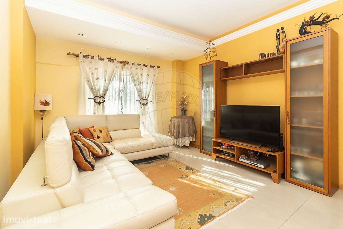 Moradia T4 à venda em Seixal-6