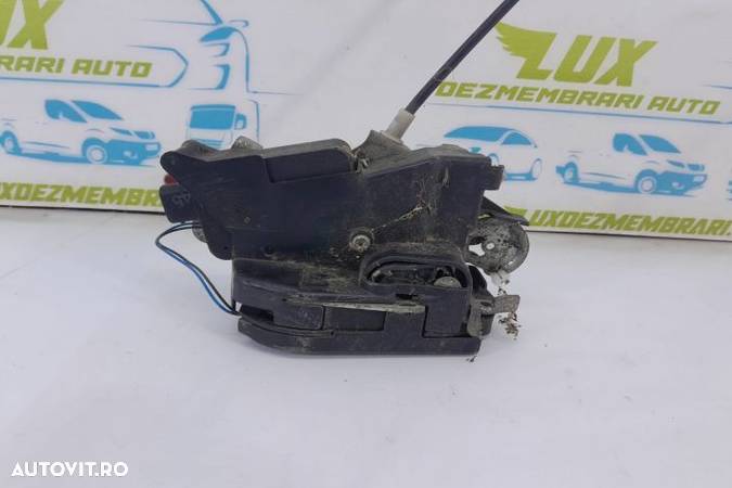 Broasca usa stanga fata a6397202035 Mercedes-Benz Viano W639 seria - 2