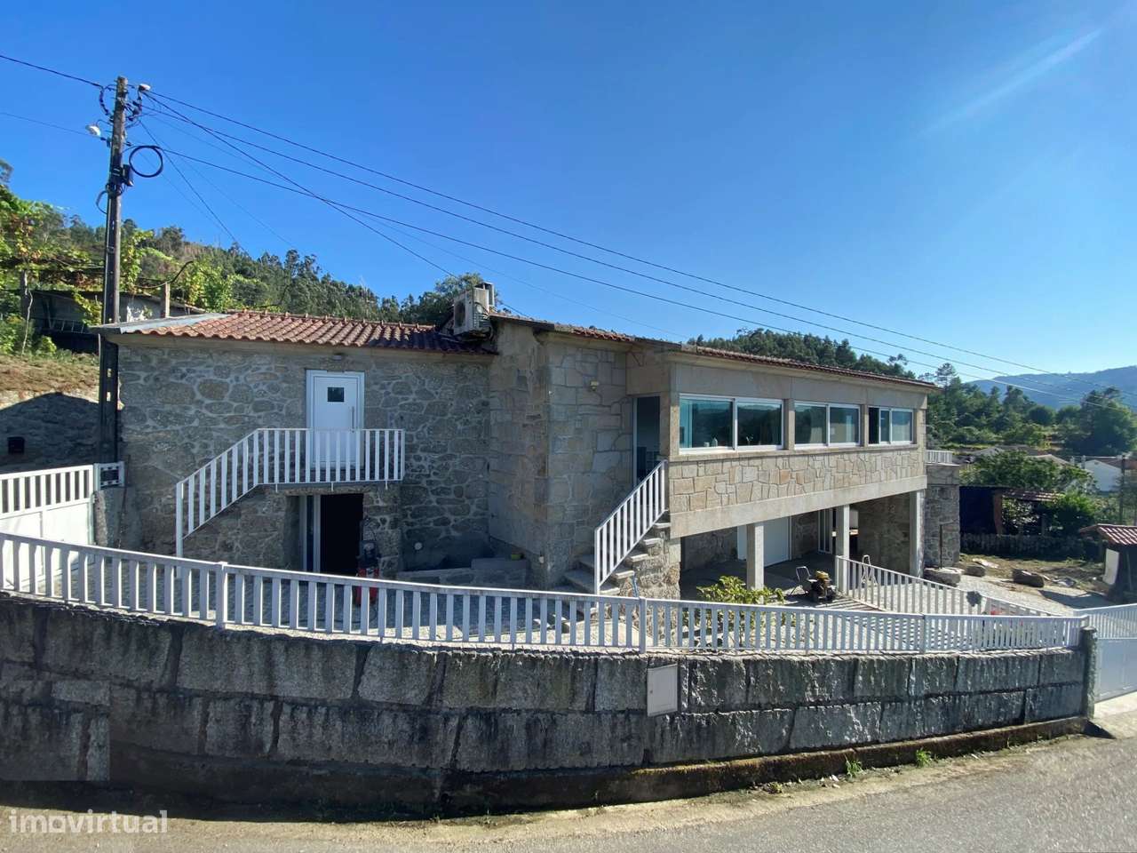 Moradia em Pedra com Vista Panorâmica para a Serra – Ponte da Barca-21