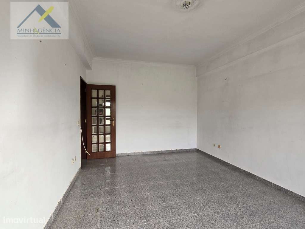 Apartamento T2 na Av. Bento Gonçalves em Setúbal-5