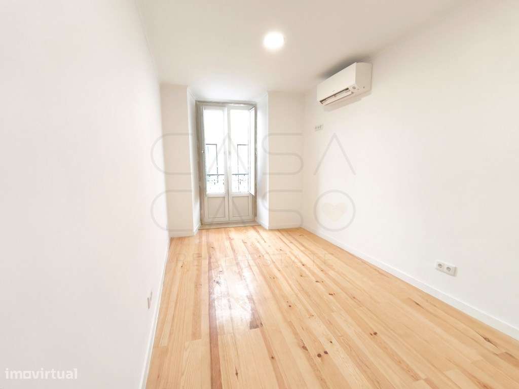Prédio totalmente remodelado com 3 apartamentos independentes na Ba...-10