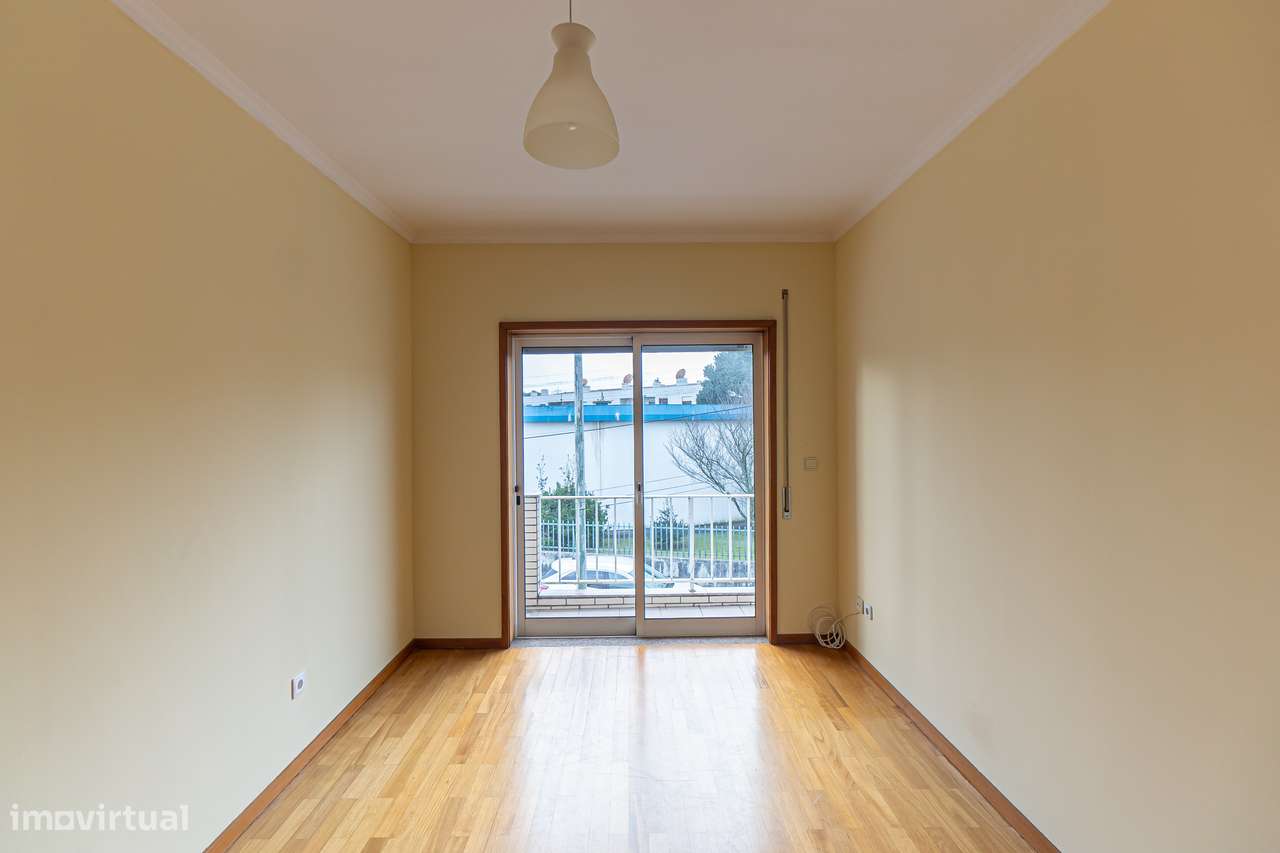 Apartamento T2 com box em Canidelo-10