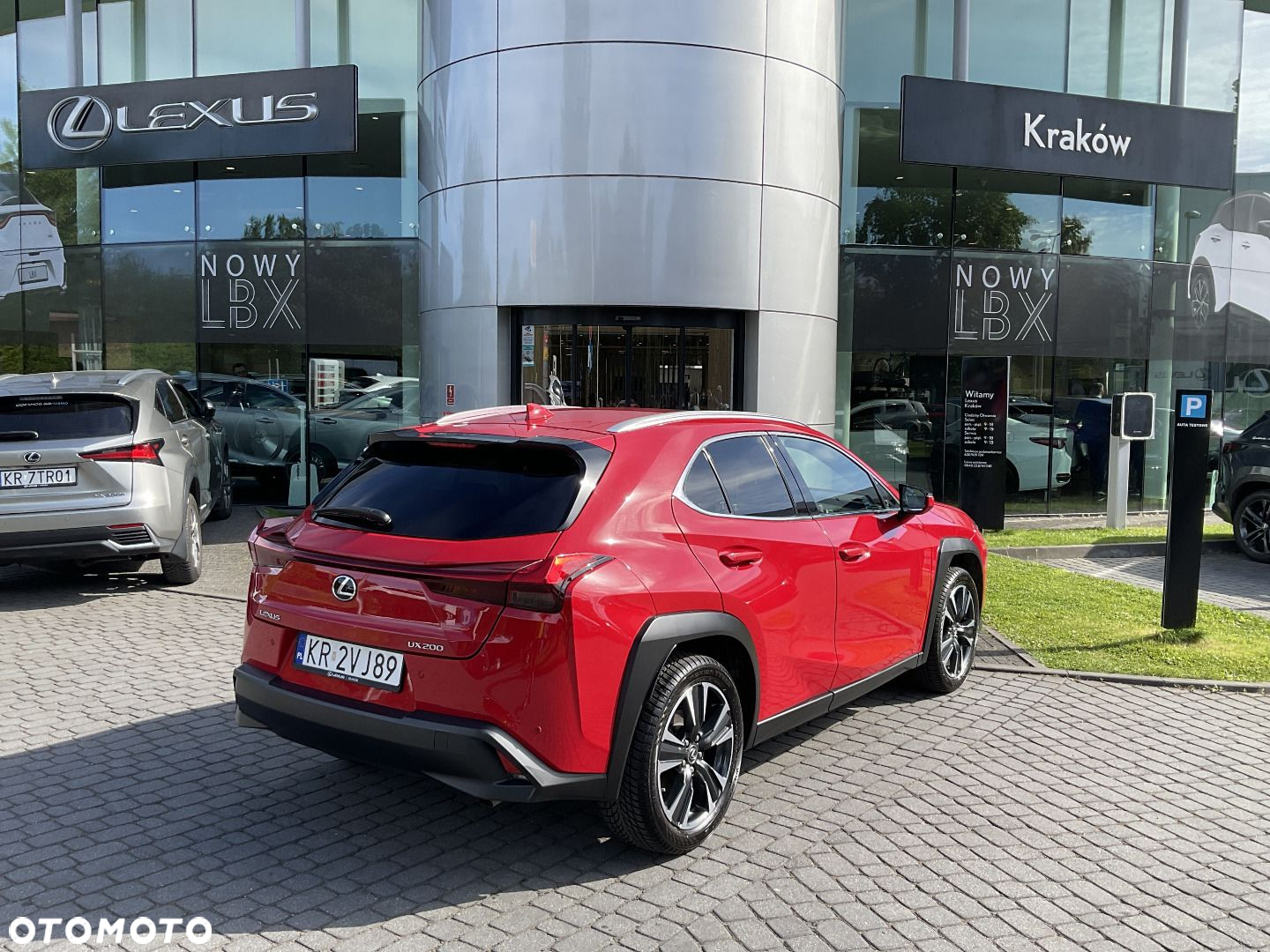 Lexus UX - 5