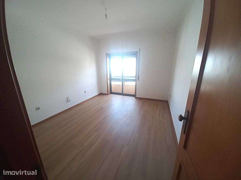 Apartamento T2 com Garagem - Grande imagem: 5/12