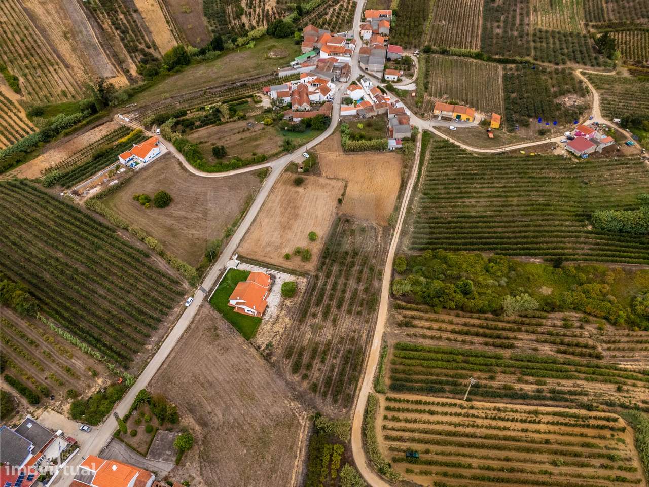 Moradia térrea tradicional T4 com terreno 4040m2 - Grande imagem: 5/48