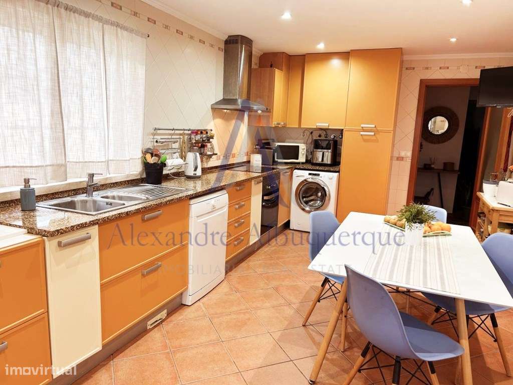 Moradia Isolada T3 com Piscina e Garagem em Azeitão-15