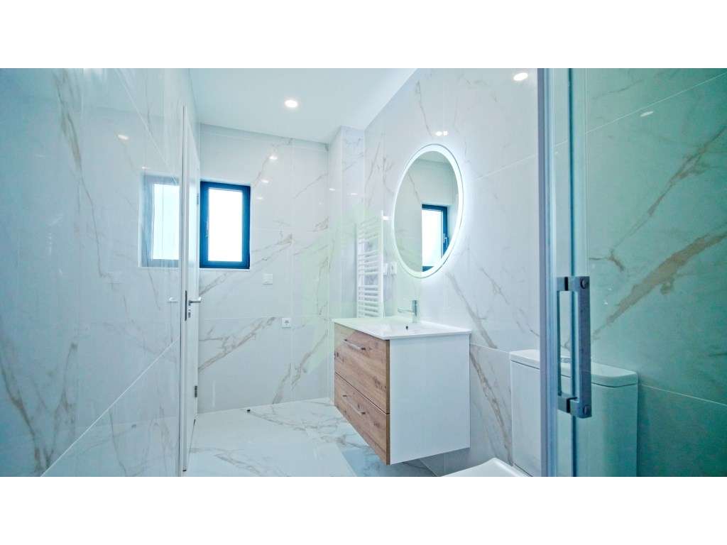 Moradia totalmente remodelada, com 3 quartos, na cidade de Barcelos.-38