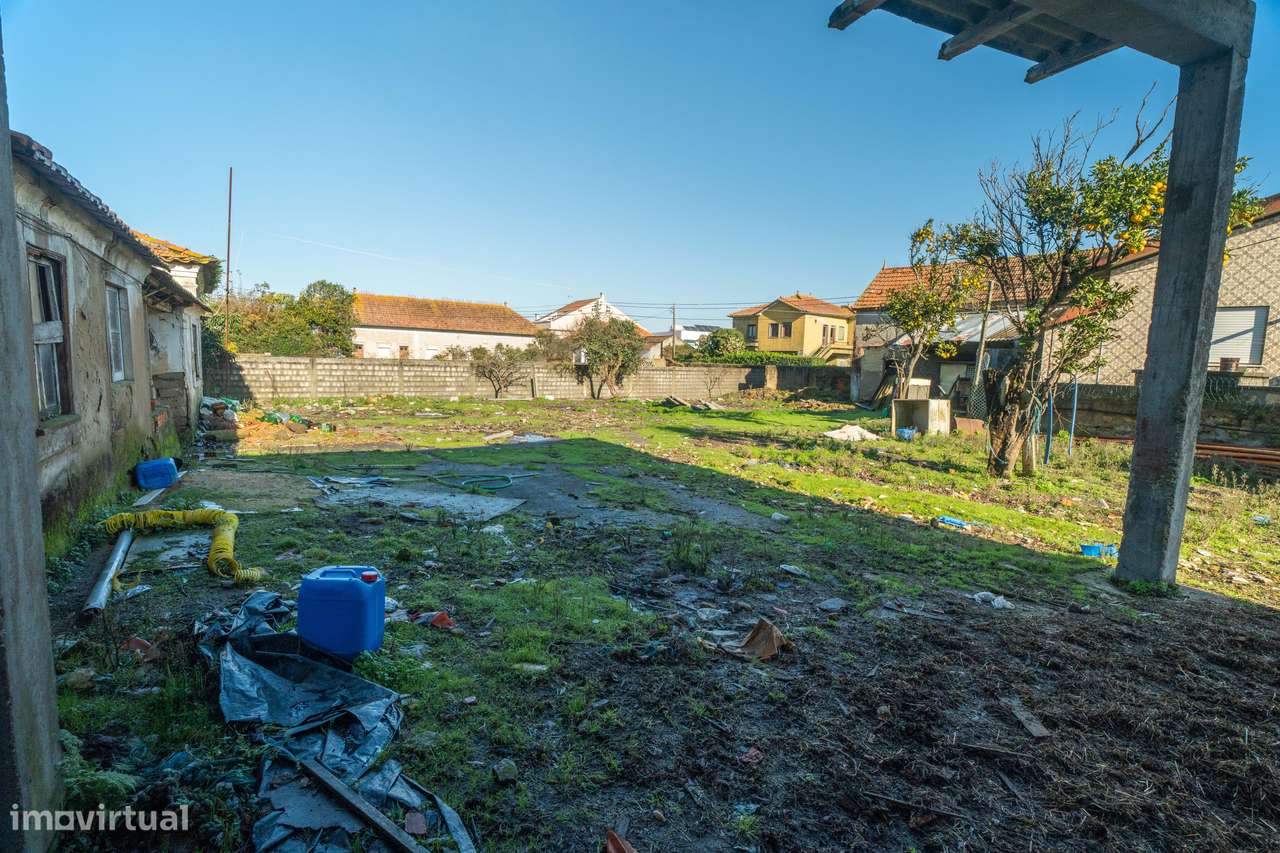 Moradia T2-Para Reconstrução-12