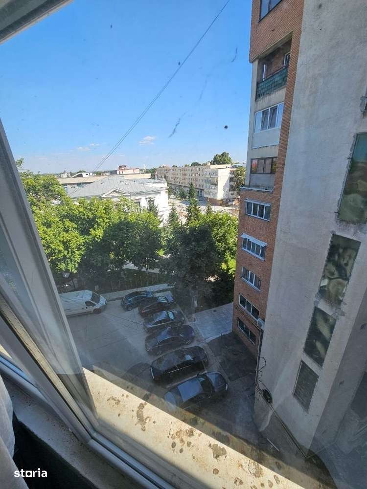 Vand ap cu 2 camere zona Parc central - Imagine principală: 2/8