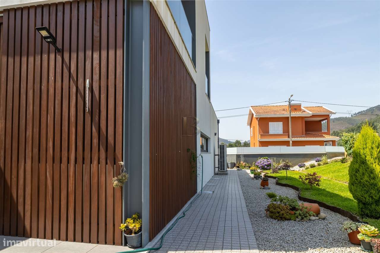 Moradia T4 Venda em Rio Mau,Penafiel-40