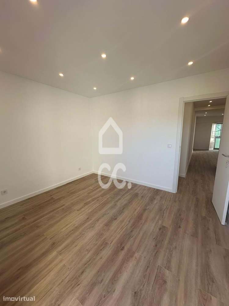 T2  VENDA em Santa Iria de Azóia-7