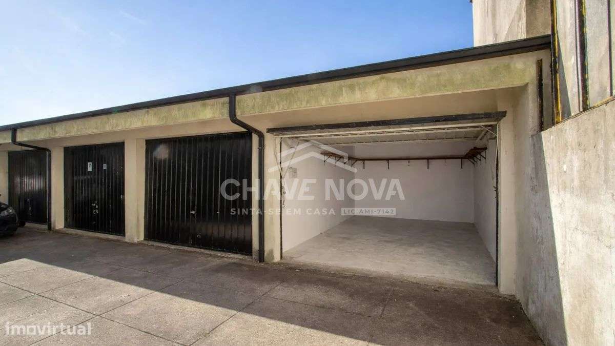 T3 totalmente renovado com terraço e garagem , Gaia (RTP)-SD/04595/MH-17
