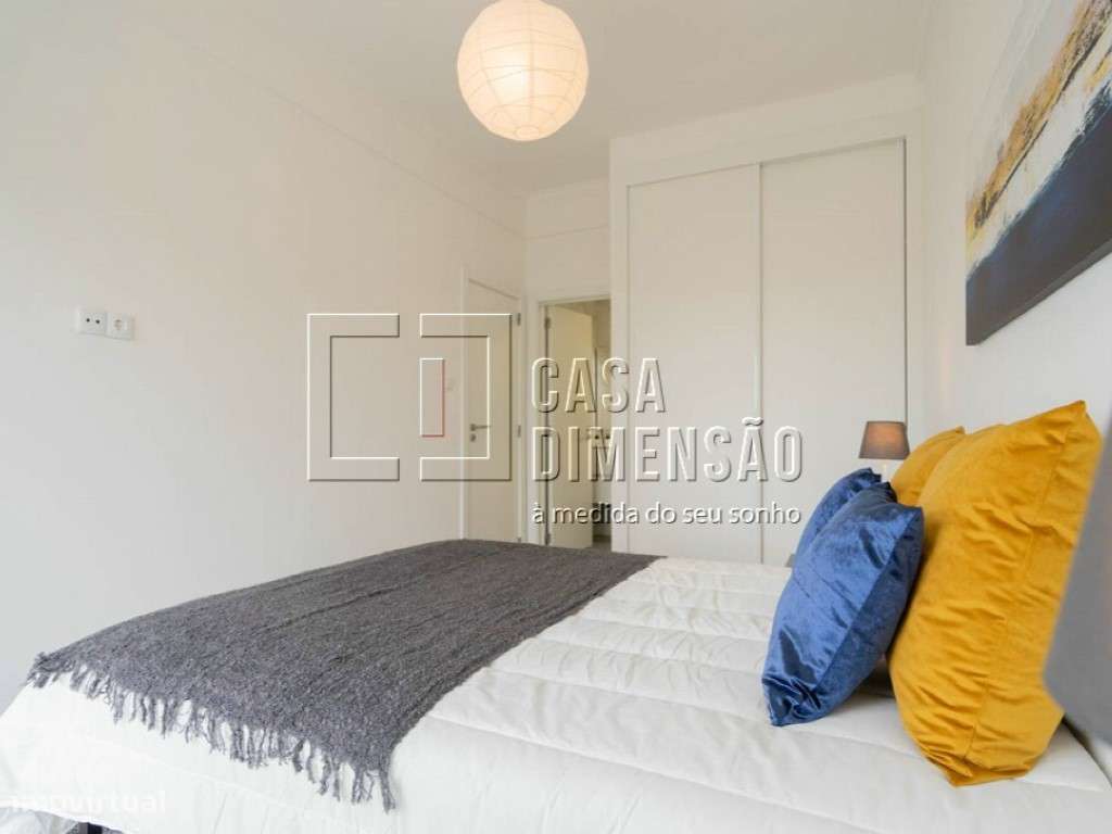 Apartamento de tipologia T3 com varandas em Benfica!!-26