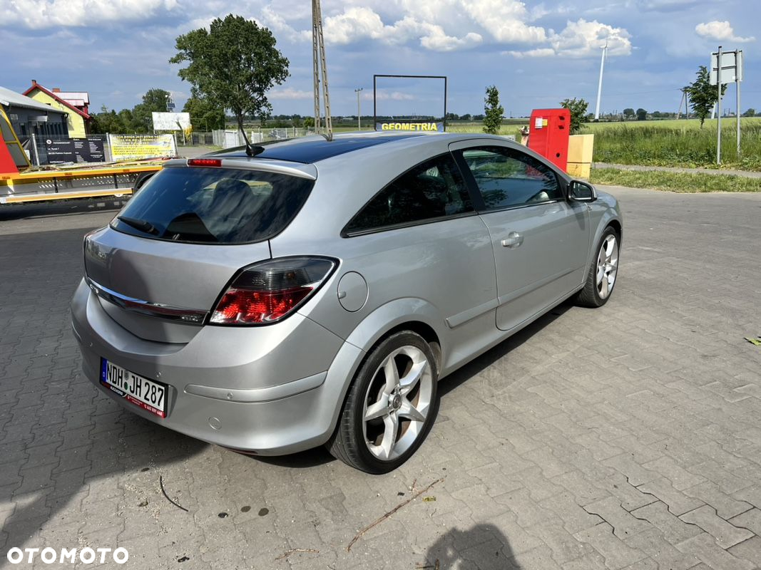 Opel Astra III GTC 1.6 Limited - 4