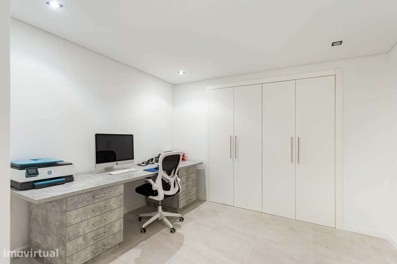 Quinta Moderna de Luxo com 4+1 Suítes, Anexo Independente e Jardim-43