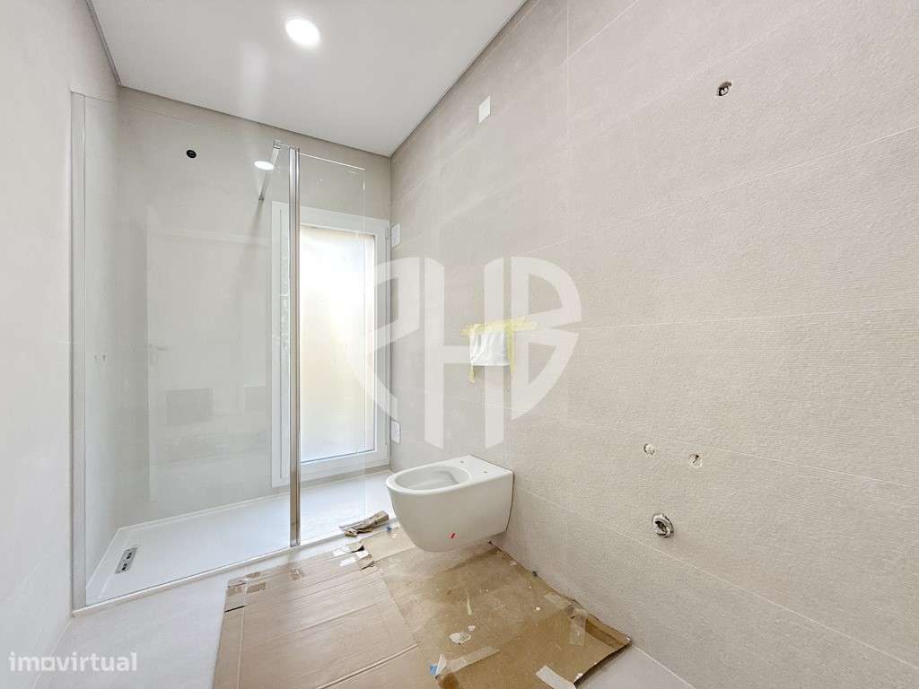 Moradia de Luxo T4 C/ Piscina e Box // Em Construção-14