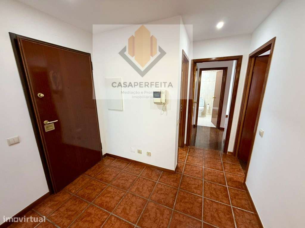 T2 de 2 Frentes Totalmente Renovado com Lugar de Garagem - Centro d... - Grande imagem: 5/21