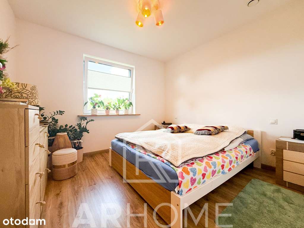 Dom wolnostojący z 2023 roku z piękną działką!-8