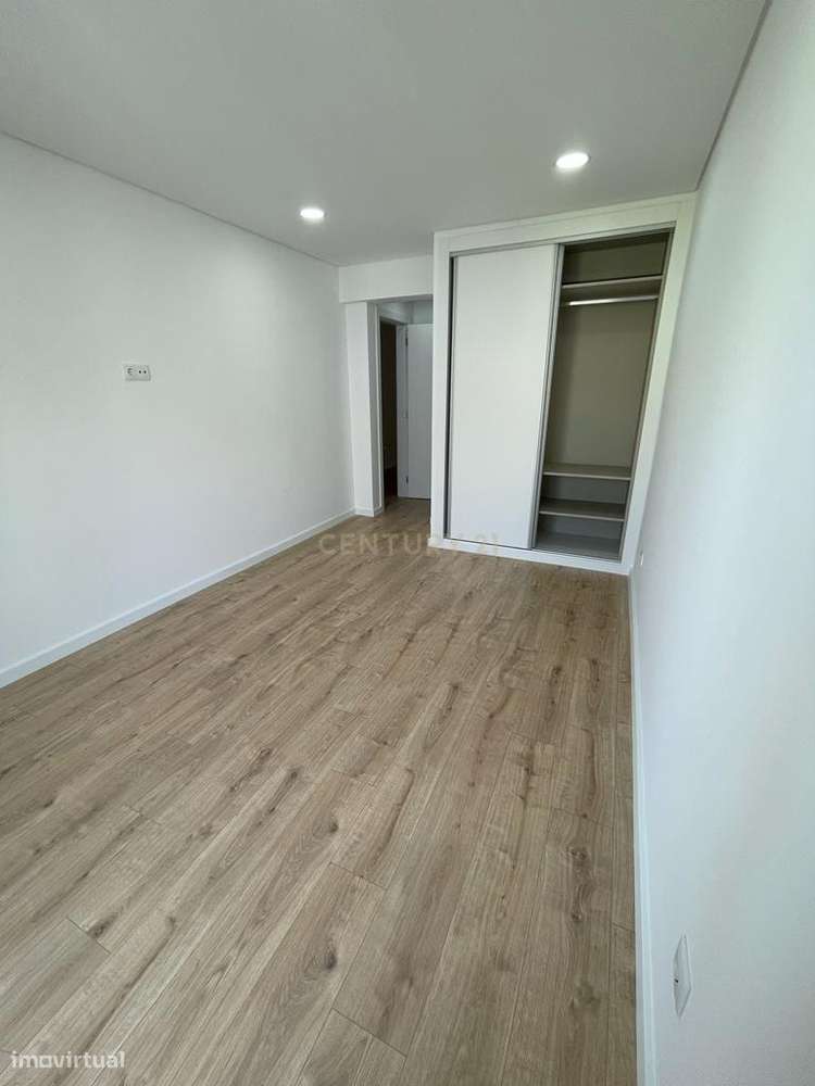 Apartamento T2, Totalmente Remodelado, Torre da Marinha, Seixal-10