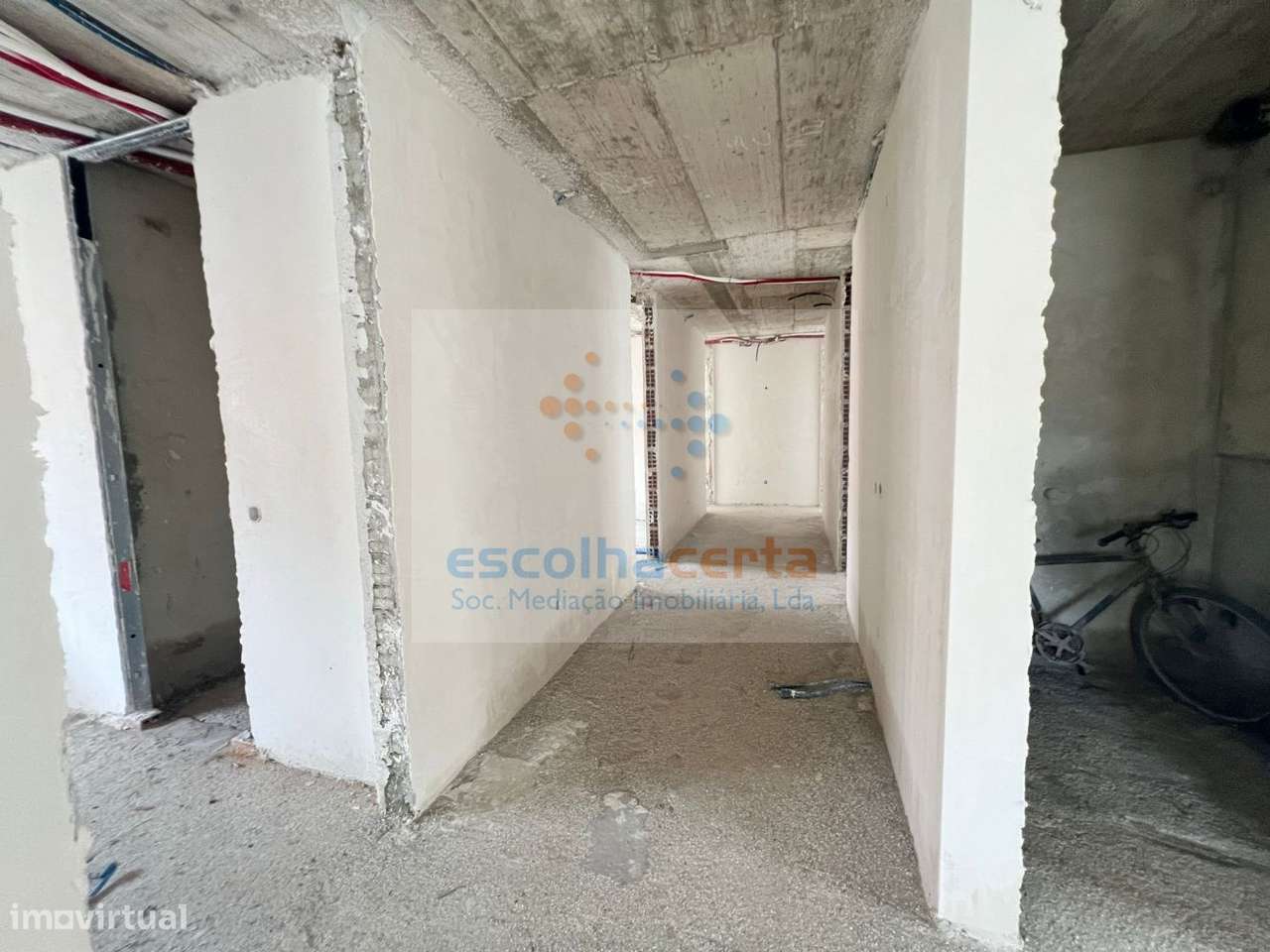 Moradia T5 C/ Piscina-15