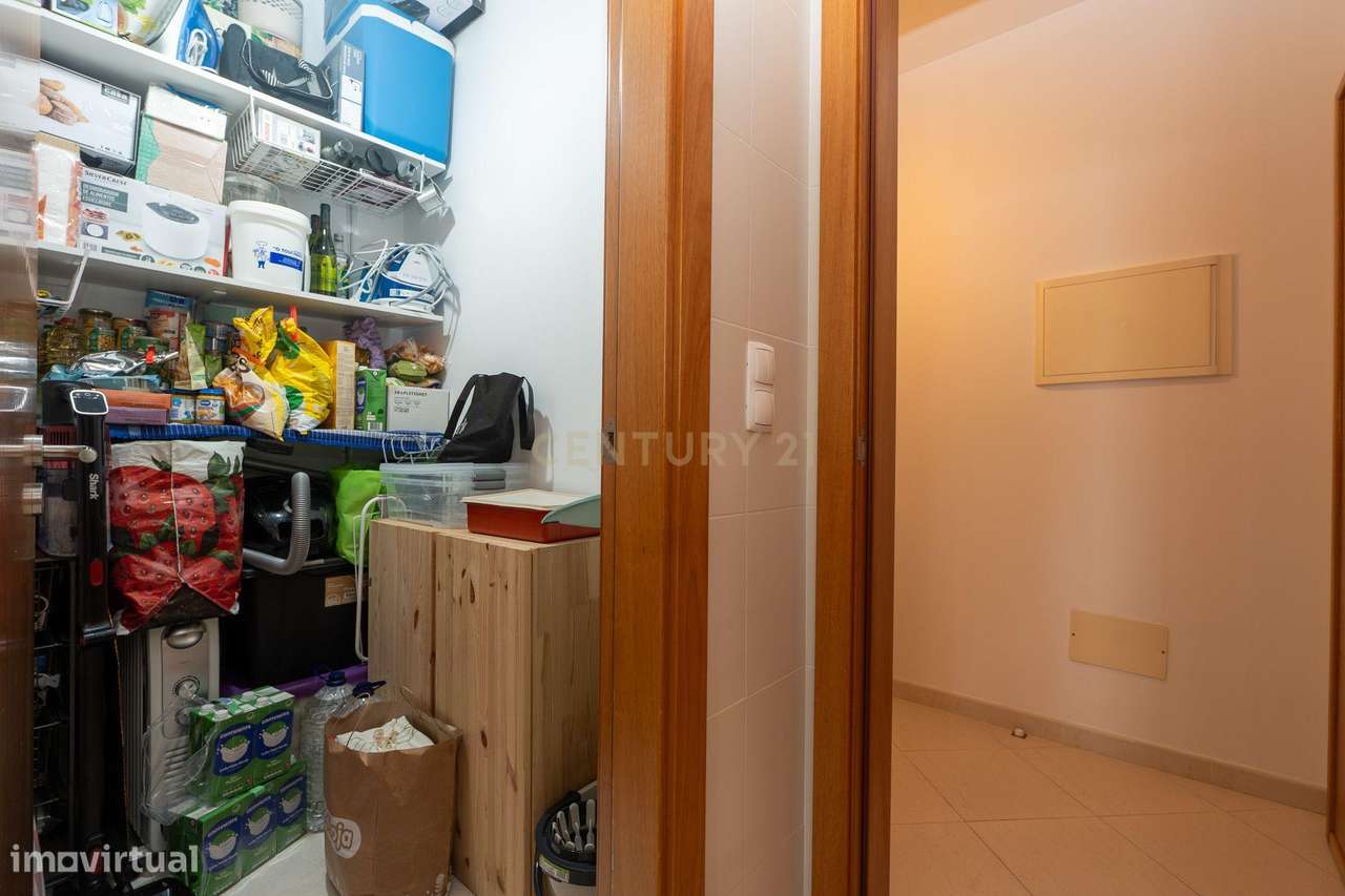 Apartamento T3 com áreas generosas-19