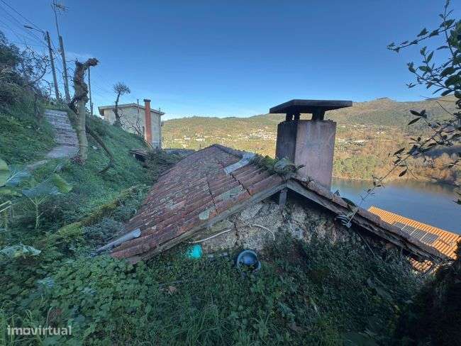 Moradia Individual para Restauro em Parada de Bouro - Grande imagem: 5/10