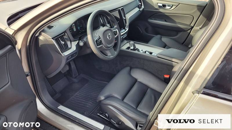 Volvo V60 Cross Country - 13