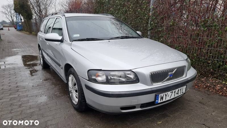 Volvo V70 2.4 Momentum - 4