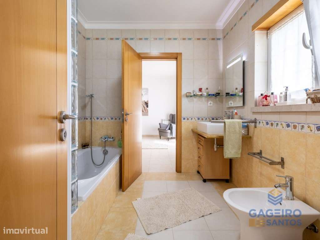 Moradia Independente T4 +1 em São Martinho do Porto-25