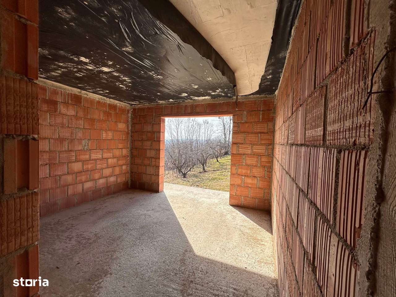 Două case. Două povești care așteaptă să înceapă.-5