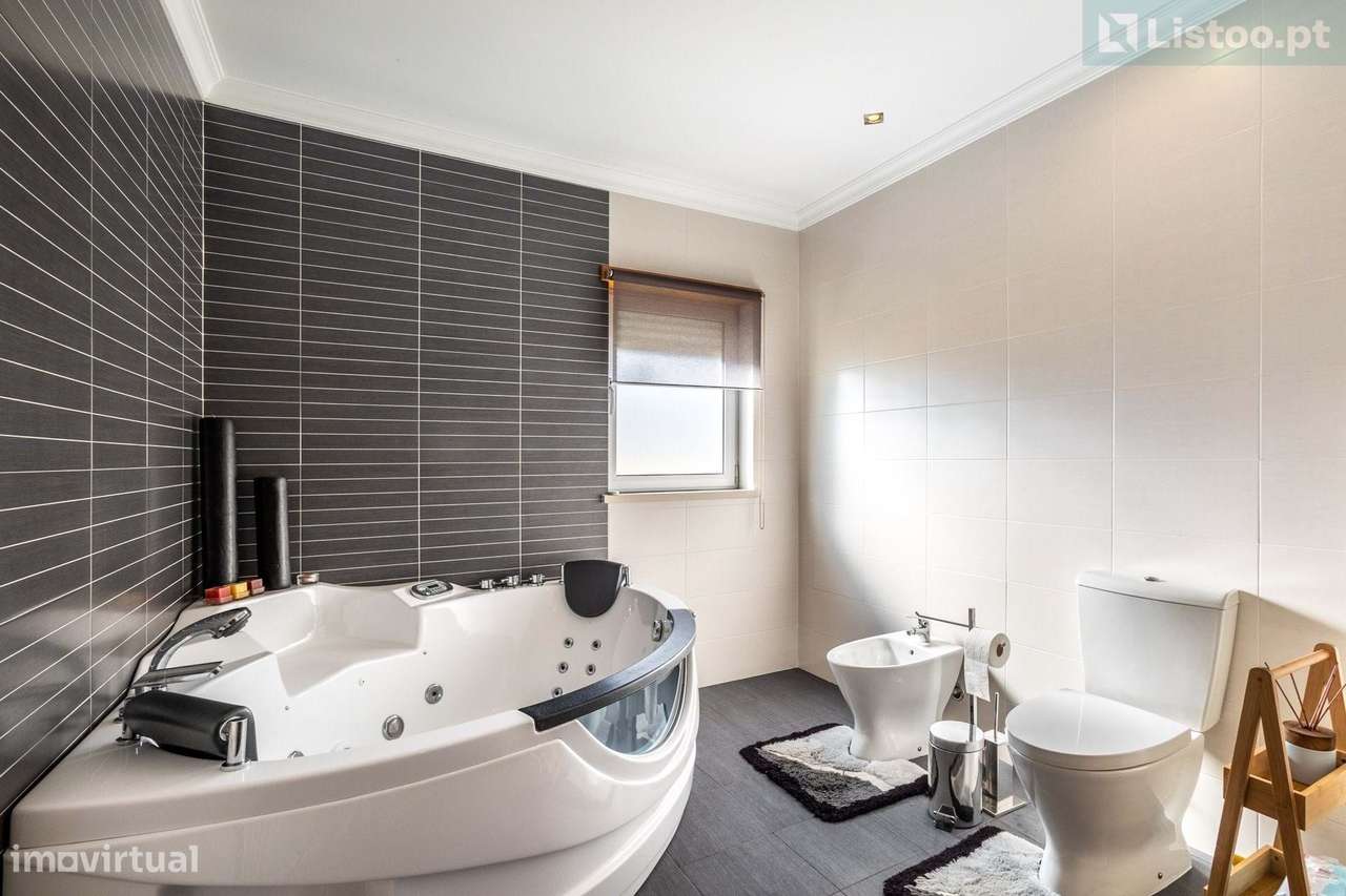 Moradia T5 Marinha Grande-18