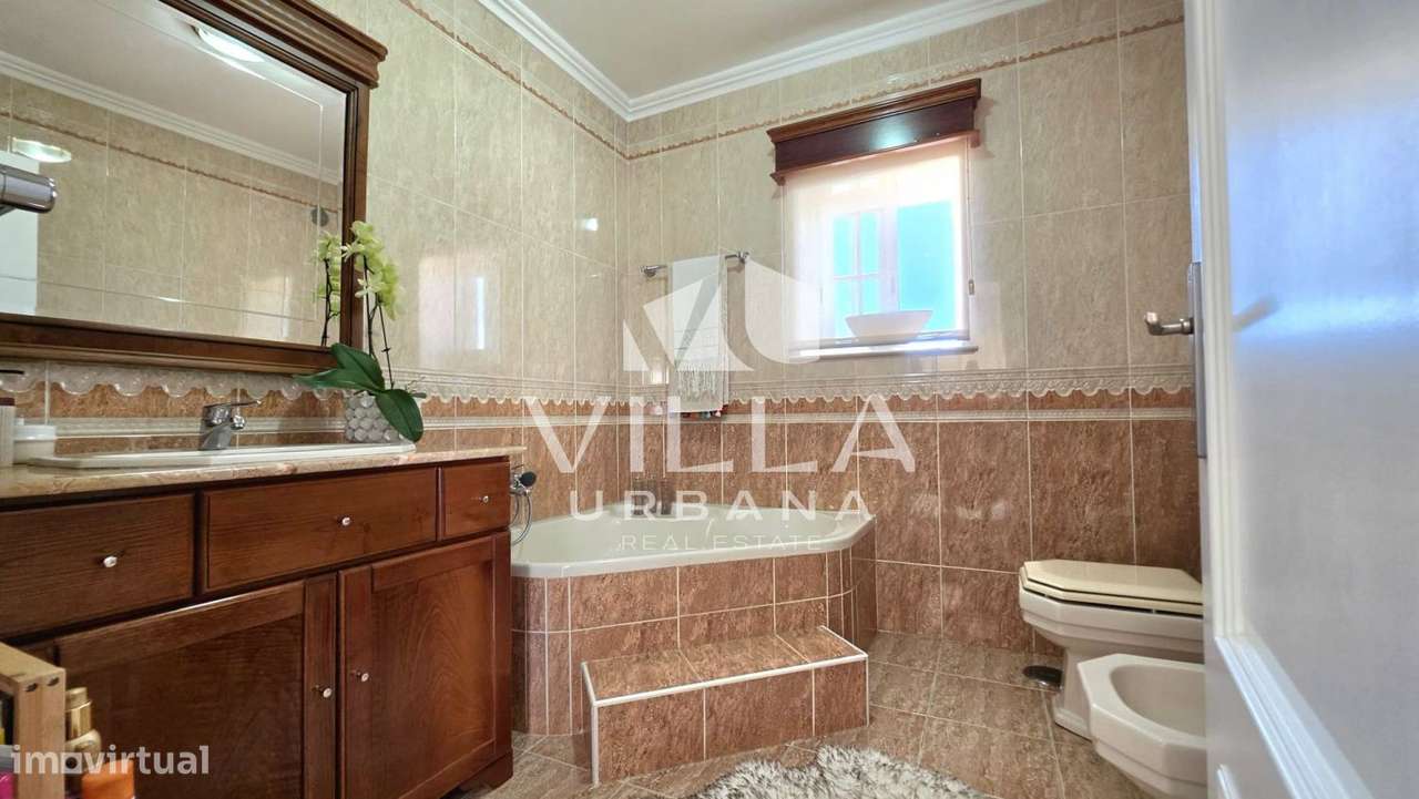 Moradia Isolada T4 com Cave, Sub-cave e Jardim | Charneca da Caparica-19