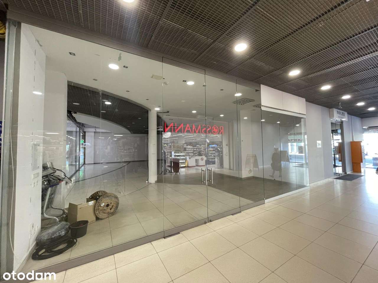 Lokal z witryną | Galeria Handlowa | duży parking - Pełny obrazek: 3/4