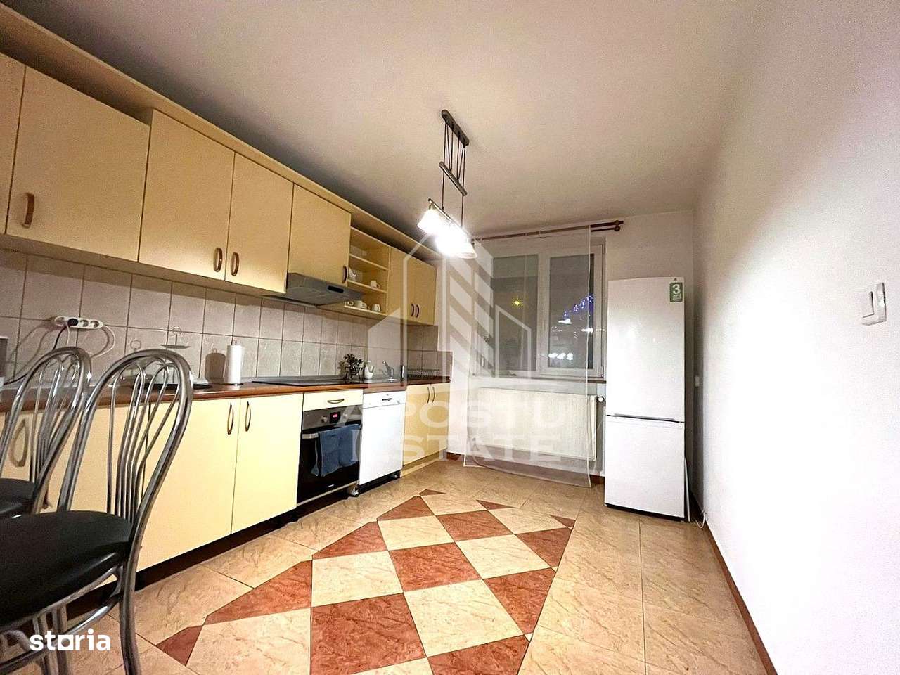 Casa individuala cu 6 camere, 3 bai, garaj, teren 500 mp si 2 fronturi - Imagine principală: 5/16