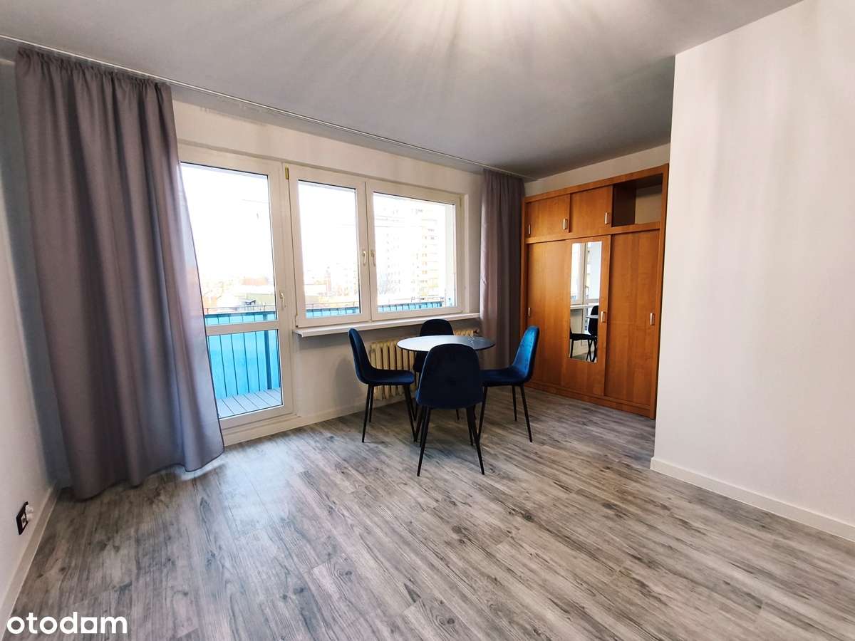 Do wynajęcia odświeżona i umeblowana kawalerka z dużym balkonem - Pełny obrazek: 2/8