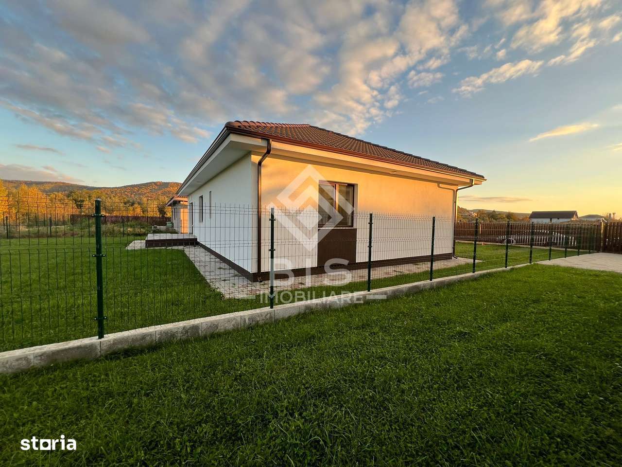 Case moderne de vânzare – 143 mp utili, teren 7 ari | Zona Unirea - Imagine principală: 5/20