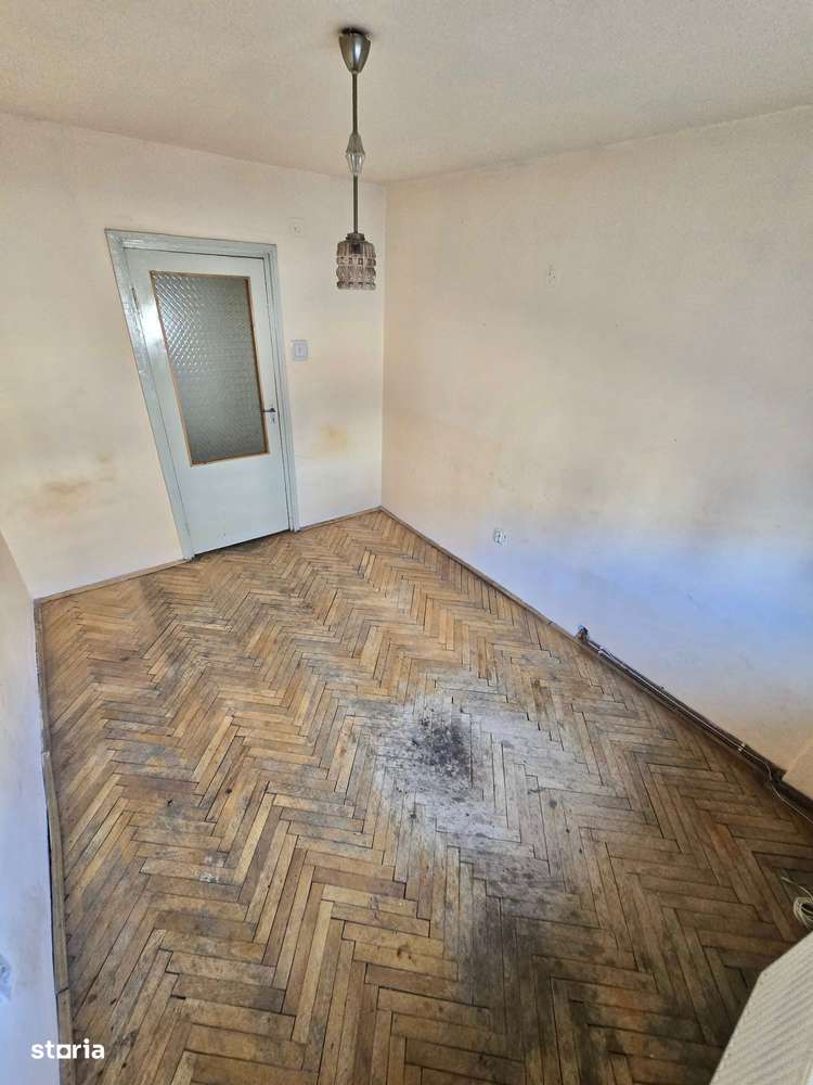 Apartament spatios in M16, Str.Aurora - Etaj III | Locatie de top-4